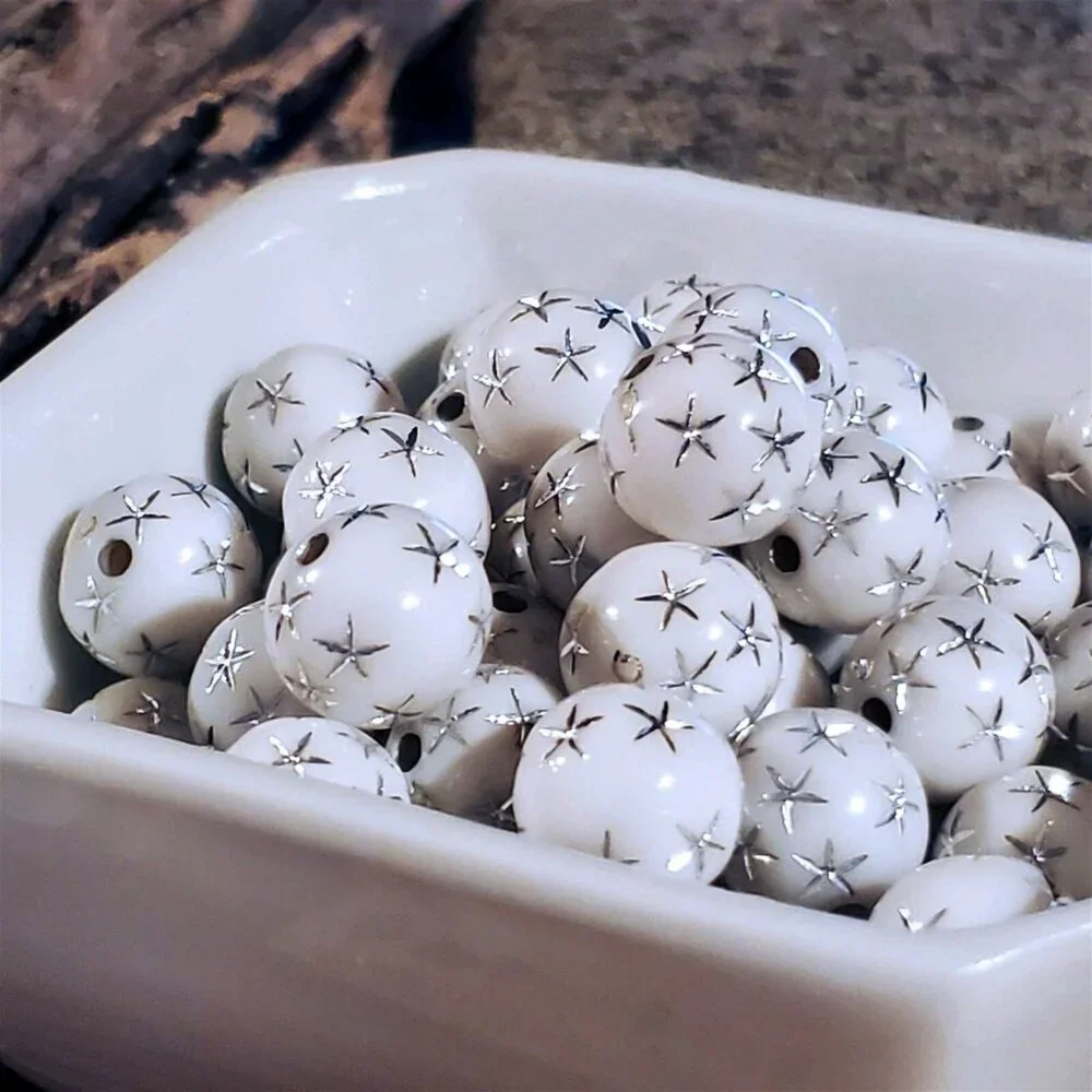 10 Vintage Retro White Silver Stars 12mm Round Acrylic Shabby Chic Beads